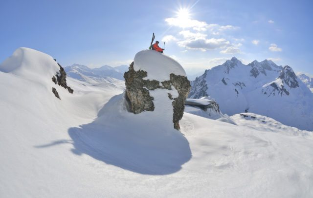 Freerider vor Flexenbahn Zürs, Lech Zürs am Arlberg (c) Sepp Mallaun / Vorarlberg Tourismus