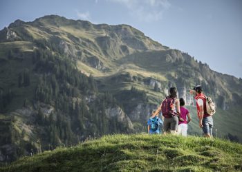 Familienwanderung in Schetteregg © Emanuel Sutterlüty - Egger Liftgesellschaft.jpg